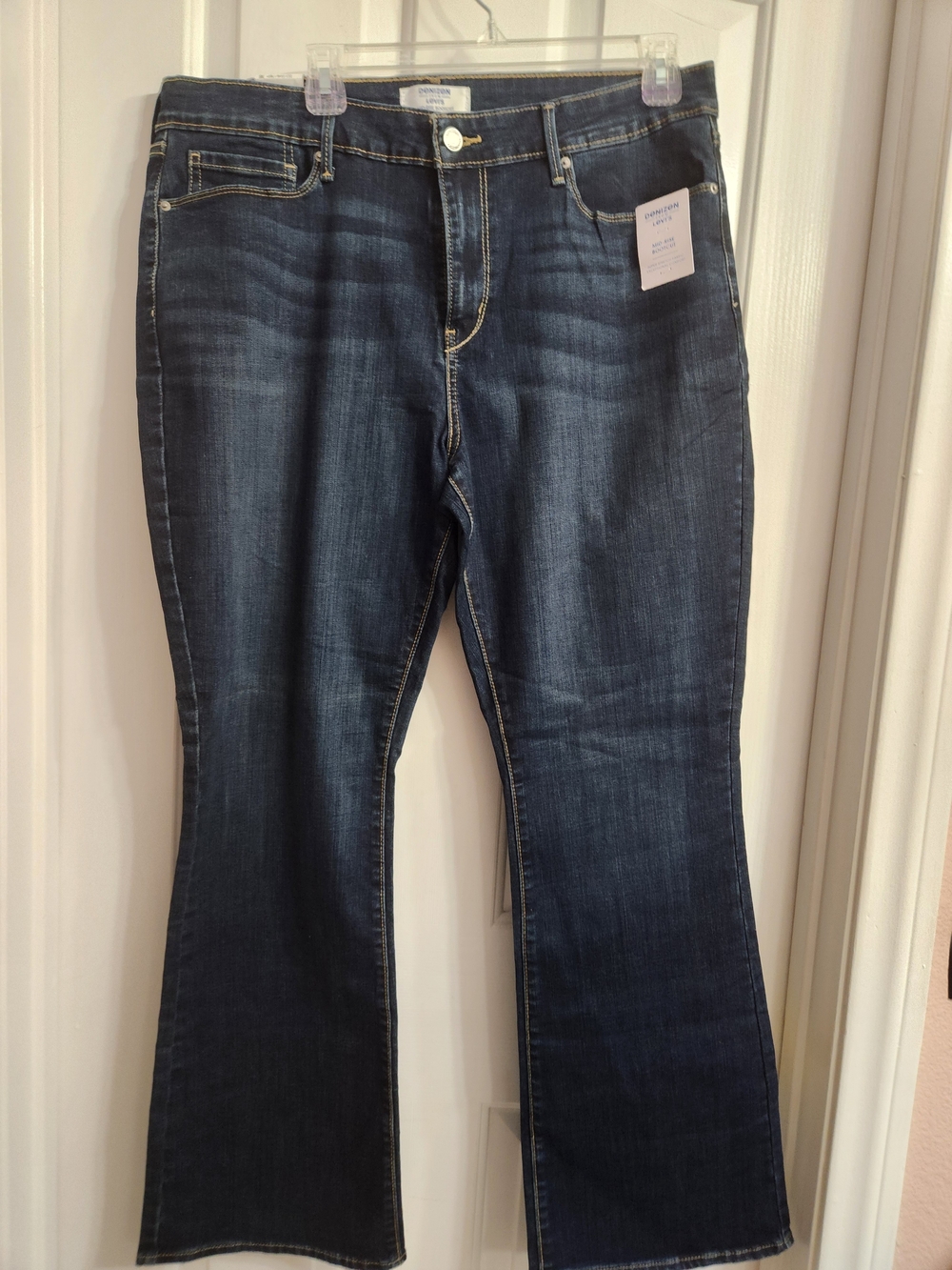 Denizen from Levi's Dark Indigo Flare Jeans Midrise Bootcutc